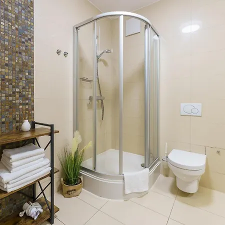 アパート Prywatne W Przy Plazy Diva コウォブジェク