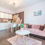 Lägenhet Prywatne W Przy Plazy Diva *